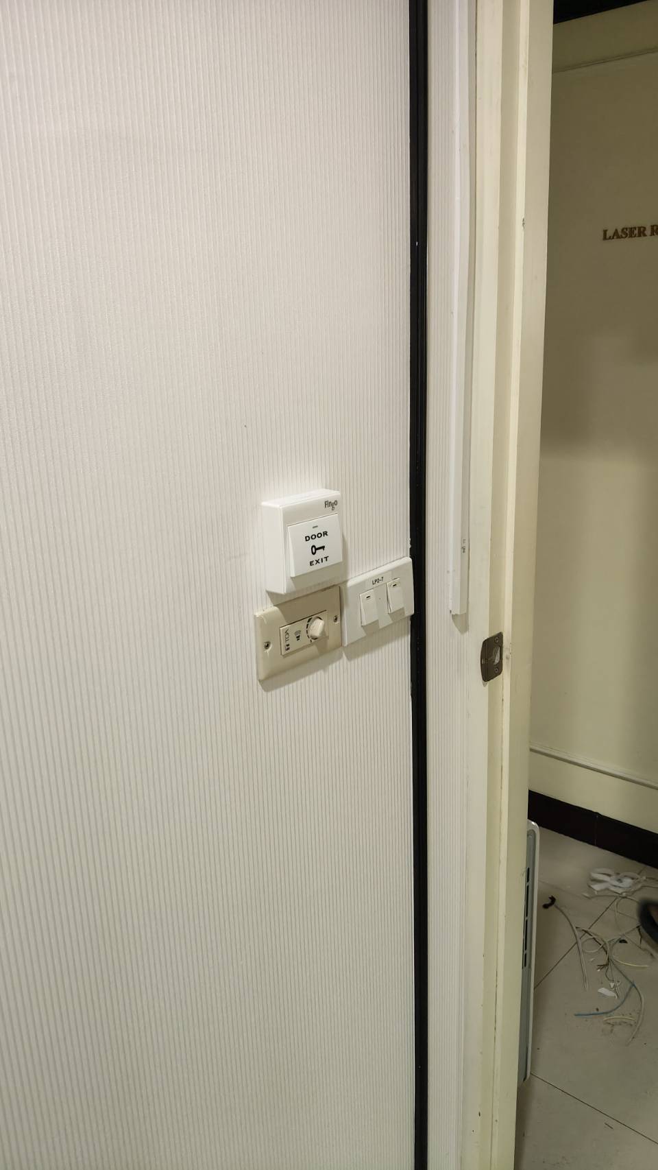 ปุ่มกดออก Exit Switch Fingo