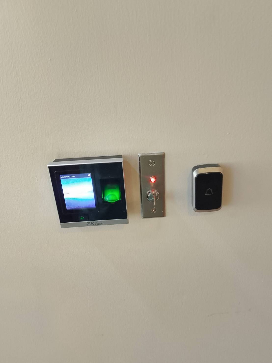 ติดตั้ง ZKTECO SF400 และอุปกรณ์ควบคุมประตู Key Switch